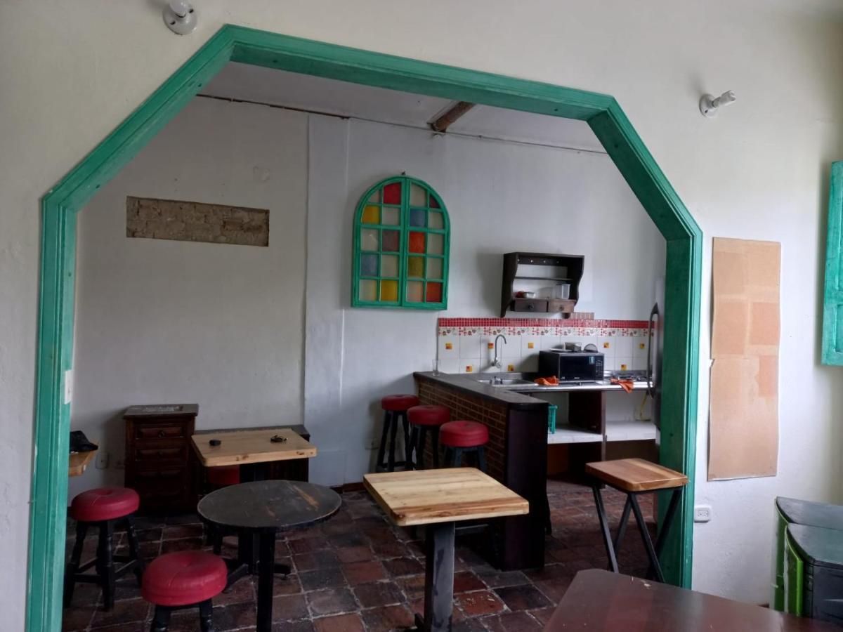 Mochileros Viajeros Hostel Богота Екстериор снимка