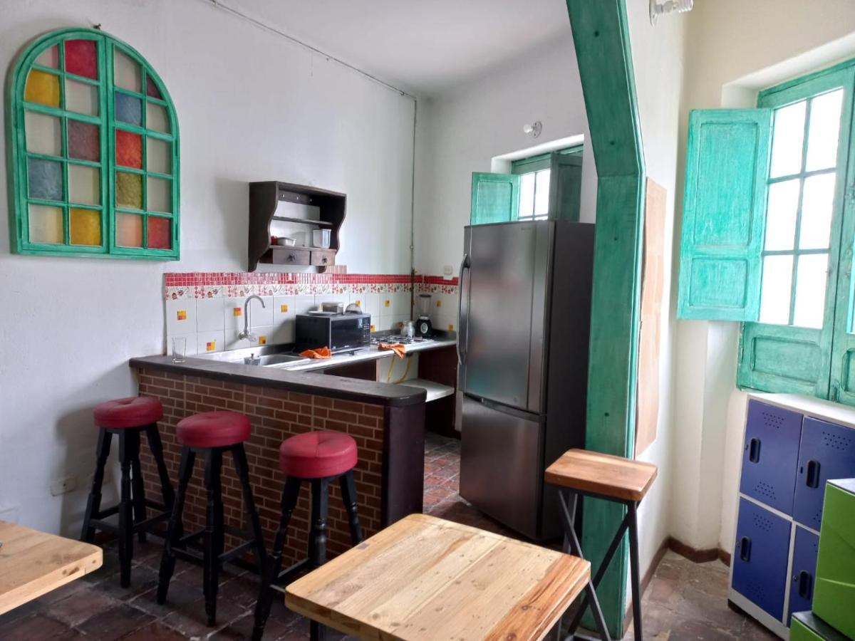 Mochileros Viajeros Hostel Богота Екстериор снимка